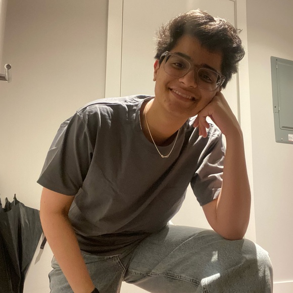 Meet your Posher, Sarah - Picture 1 of 1